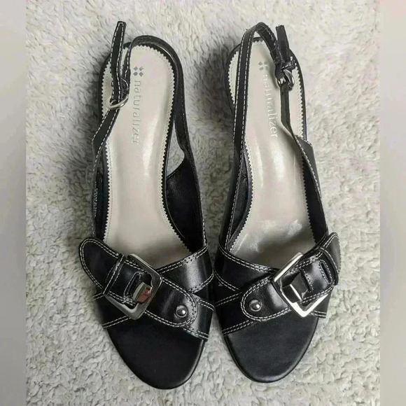 NATURALIZER Women sandals size 10 color black Like New condition! - Picture 2 of 10